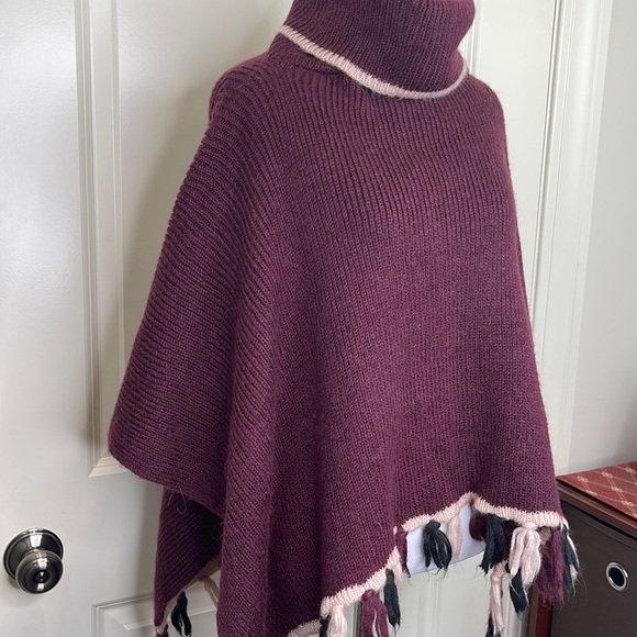 Libby Edelman Burgundy Tassel Sweater Poncho Wrap OS - Picture 14 of 15